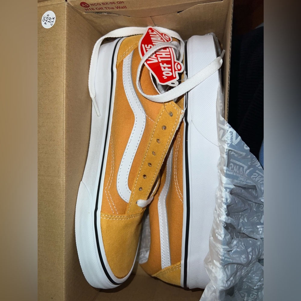 Golden Nugget Old Skool Vans